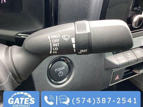 Used 2025 Toyota Camry SE image 27