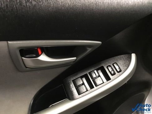Used 2015 Toyota Prius Three image 24