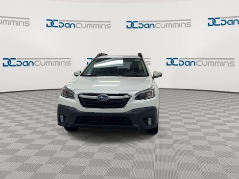 Used 2020 Subaru Outback Premium AWD/4WD image 3