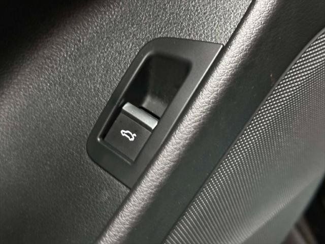 Used 2023 Audi Q8 Premium w/ Convenience Package AWD/4WD image 19