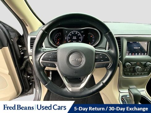 Used 2021 Jeep Grand Cherokee Laredo AWD/4WD image 16
