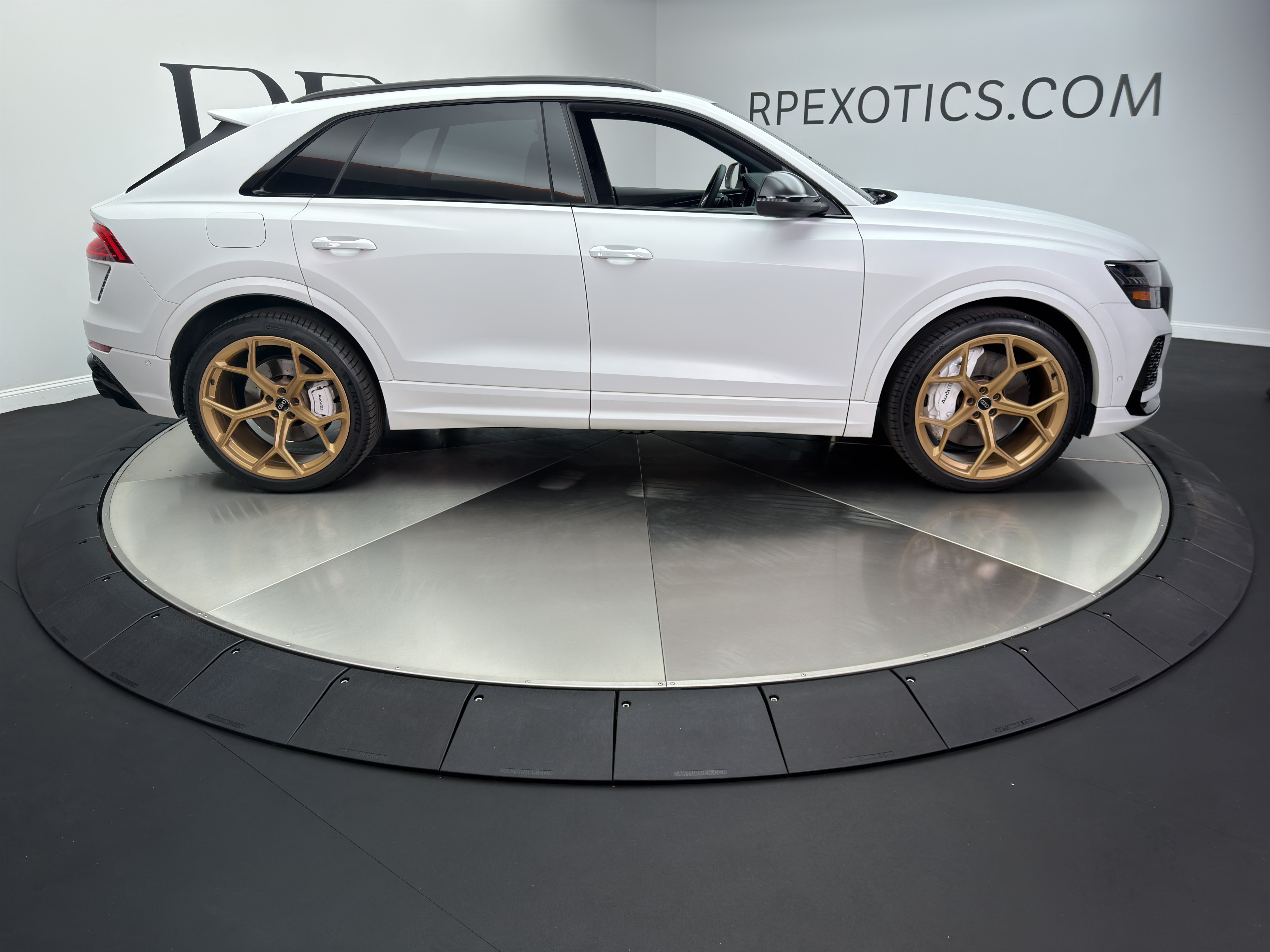 Used 2024 Audi RS Q8 AWD/4WD image 7