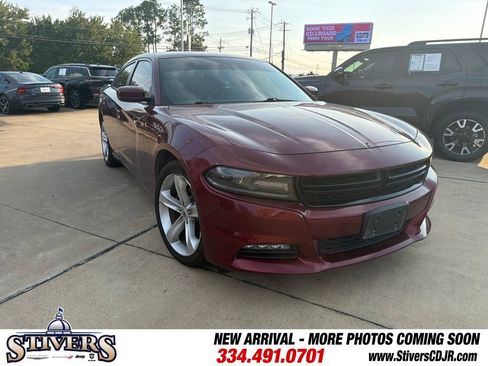 Used 2018 Dodge Charger SXT Plus w/ Quick Order Package 29J RWD image 2