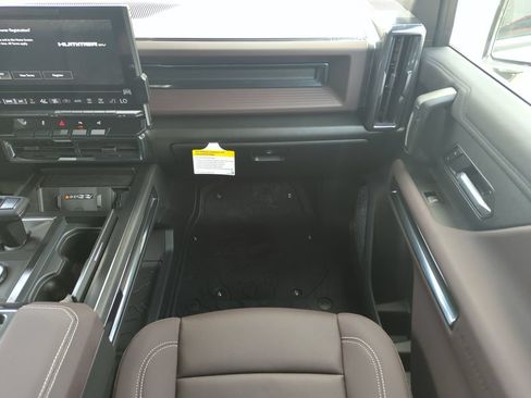 New 2026 GMC Hummer EV SUV AWD/4WD image 15