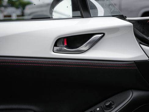 Used 2017 MAZDA MX-5 Miata RF Grand Touring image 15