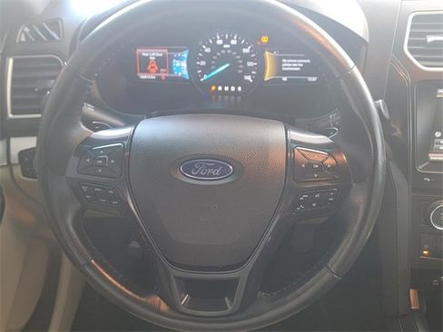 Used 2016 Ford Explorer XLT w/ Equipment Group 202A image 17