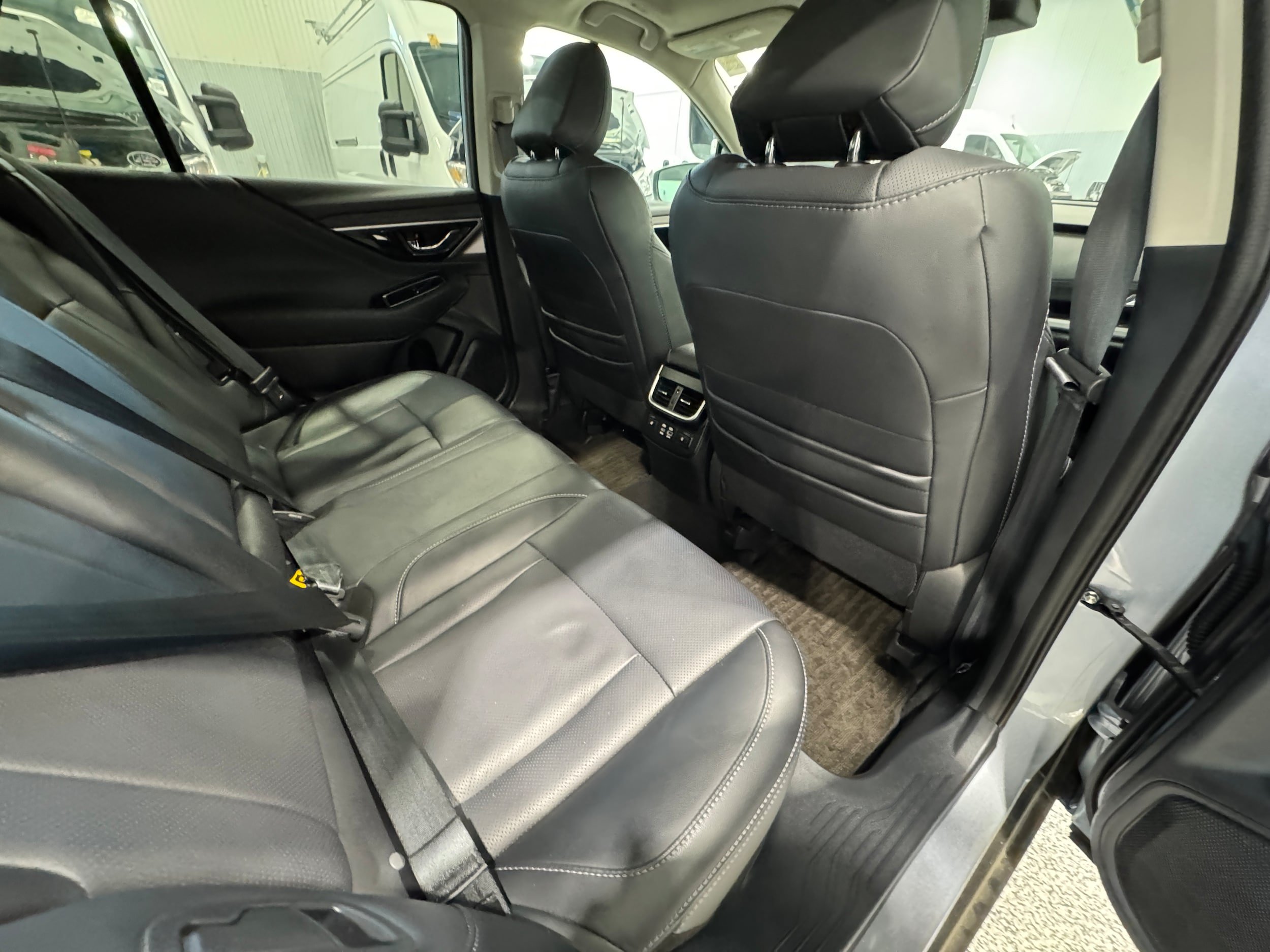 Used 2024 Subaru Outback Limited AWD/4WD image 11