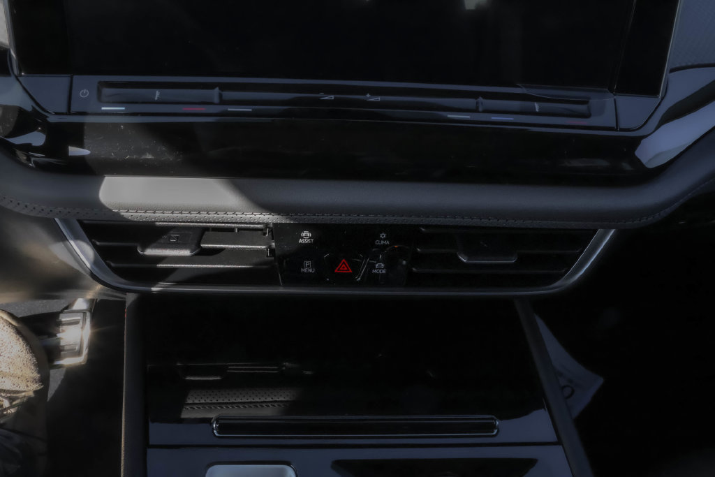 New 2026 Volkswagen Atlas Peak Edition AWD/4WD image 28