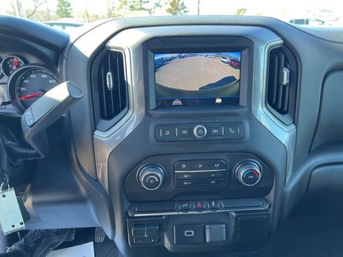 Used 2020 Chevrolet Silverado 1500 Custom w/ Custom Value Package image 19