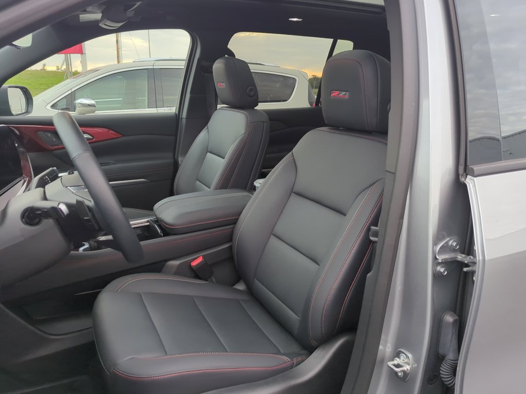 Used 2026 Chevrolet Traverse Z71 w/ Driver Confidence Package AWD/4WD image 5