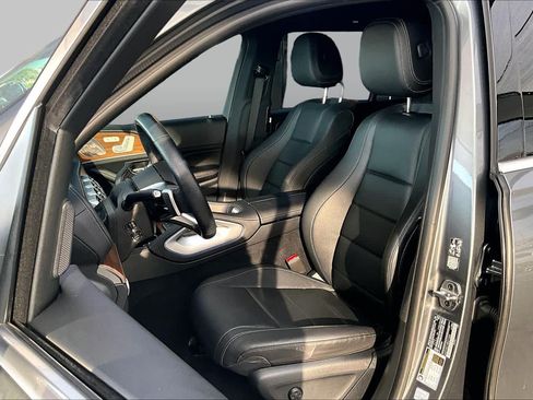 Used 2024 Mercedes-Benz GLS 450 4MATIC image 8