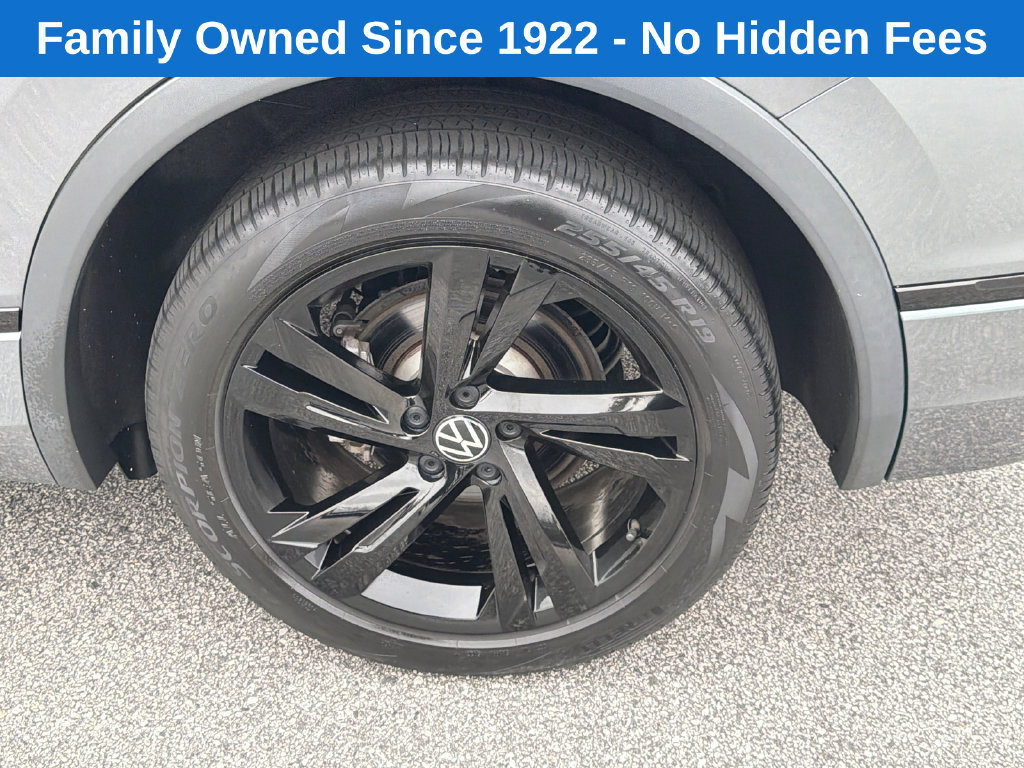 Used 2024 Volkswagen Tiguan SE R-Line FWD image 19