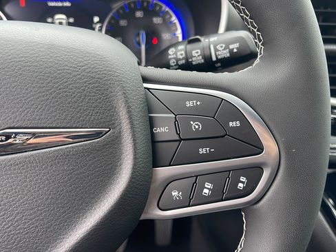 New 2026 Chrysler Pacifica Select image 16