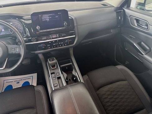 Used 2024 Nissan Pathfinder SV FWD image 30