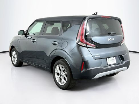 Used 2025 Kia Soul LX w/ LX Technology Package FWD image 5