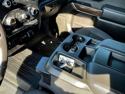 Used 2019 GMC Sierra 1500 SLE image 19