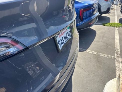 Used 2022 Tesla Model Y Long Range AWD/4WD image 4