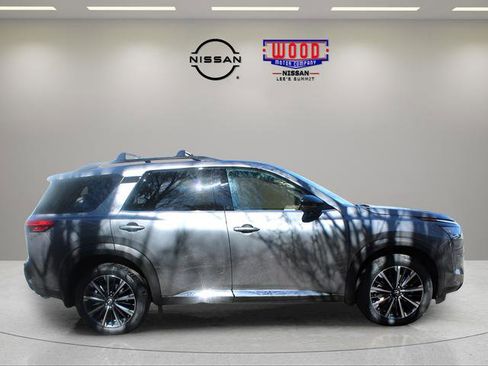 New 2026 Nissan Pathfinder Platinum AWD/4WD image 2