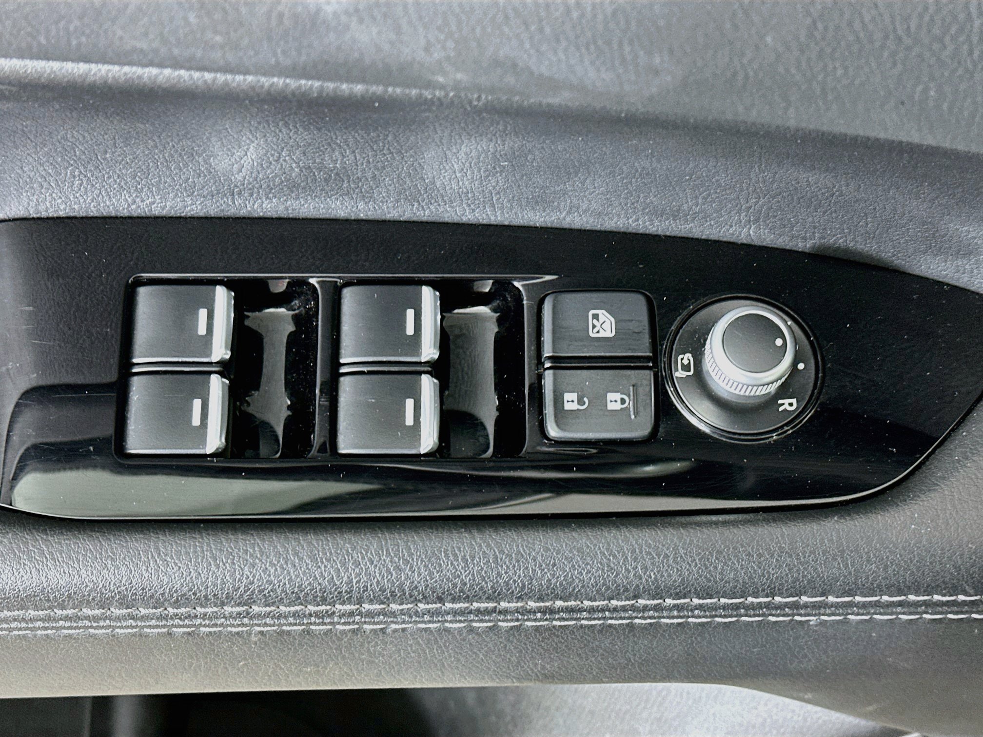 Used 2025 MAZDA CX-5 AWD 2.5 S w/ Premium Plus Pkg image 15