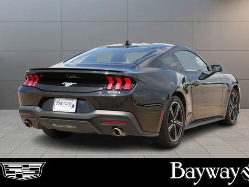 Used 2025 Ford Mustang Premium RWD image 5