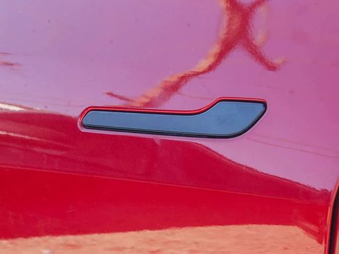 Used 2023 Tesla Model Y Long Range image 17