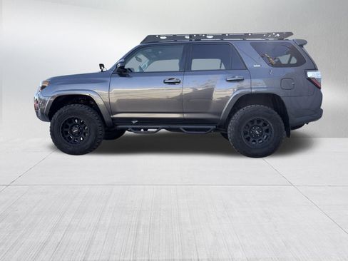 Used 2017 Toyota 4Runner image 4