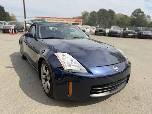 Used 2009 Nissan 350Z Touring image 3