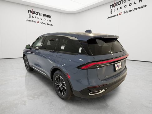 New 2026 Lincoln Nautilus Premier AWD/4WD image 25