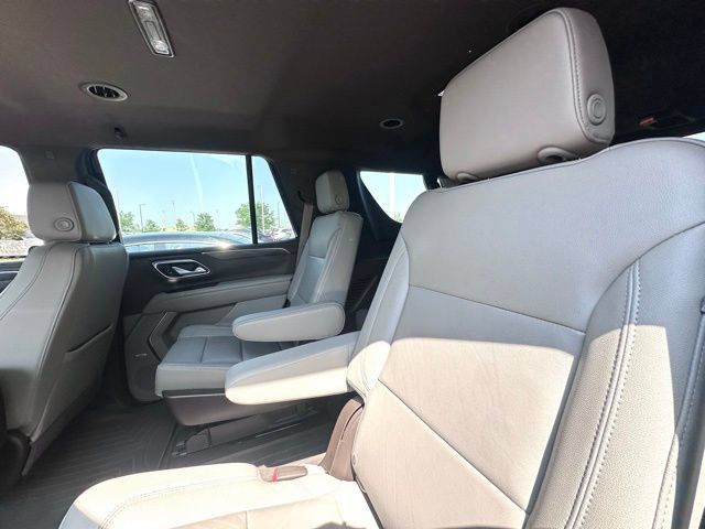 Used 2022 Chevrolet Tahoe Z71 w/ Z71 Off-Road Package AWD/4WD image 28