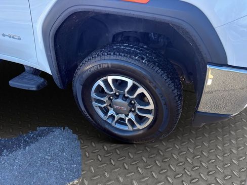 Certified 2023 GMC Sierra 3500 SLT w/ SLT Convenience Package image 19