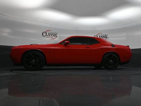 Used 2015 Dodge Challenger R/T image 24