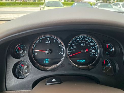 Used 2012 GMC Yukon XL SLT w/ Regional Value Package RWD image 9