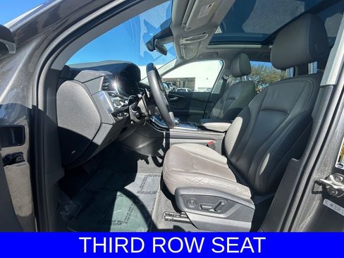 Used 2025 Audi Q7 3.0T Premium Plus image 9