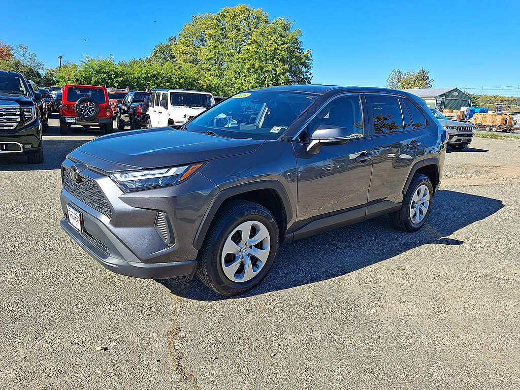 Used 2025 Toyota RAV4 LE AWD/4WD image 49