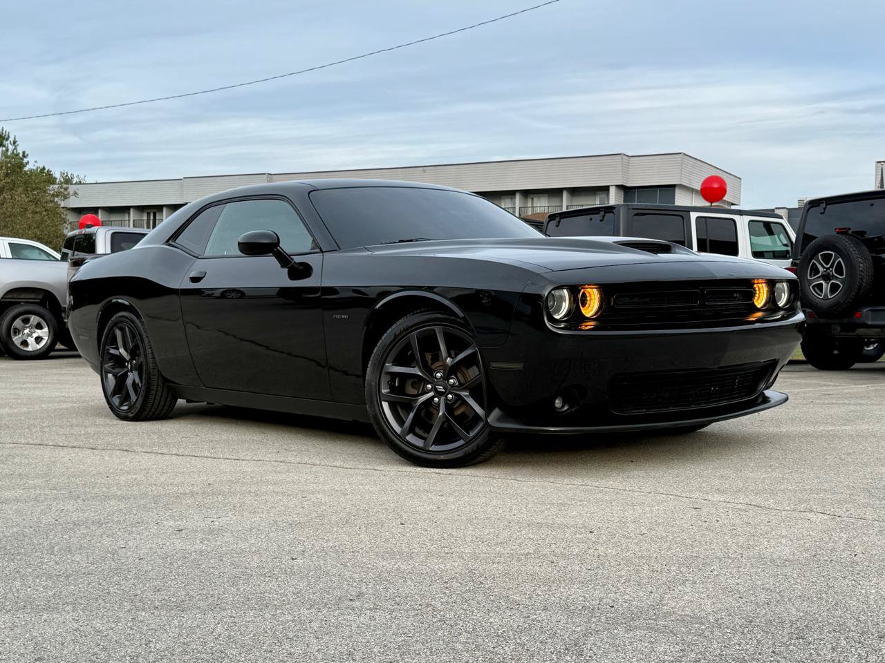 Used 2019 Dodge Challenger R/T RWD image 5