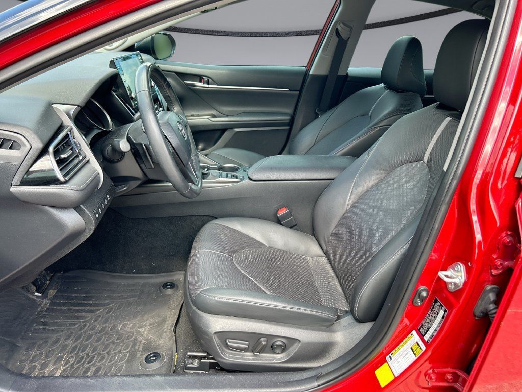 Used 2022 Toyota Camry XSE w/ Navigation Package FWD image 11