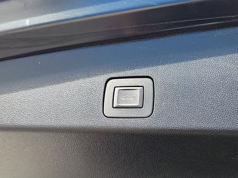 Used 2023 Buick Encore GX Select w/ Experience Buick Package image 29