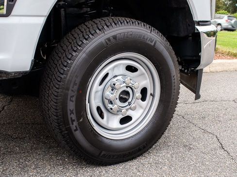 Used 2025 Ford F250 XL w/ FX4 Off-Road Package image 8