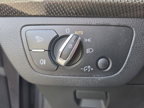 Used 2025 Audi SQ5 Premium Plus w/ Premium Plus Package image 22