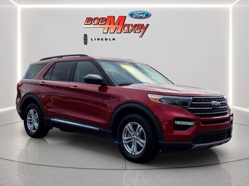 Used 2023 Ford Explorer XLT w/ Equipment Group 202A AWD/4WD image 3