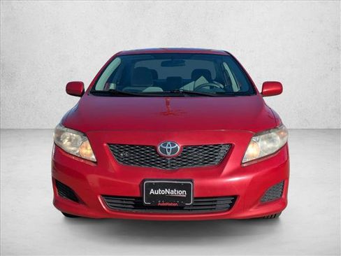 Used 2010 Toyota Corolla LE image 2