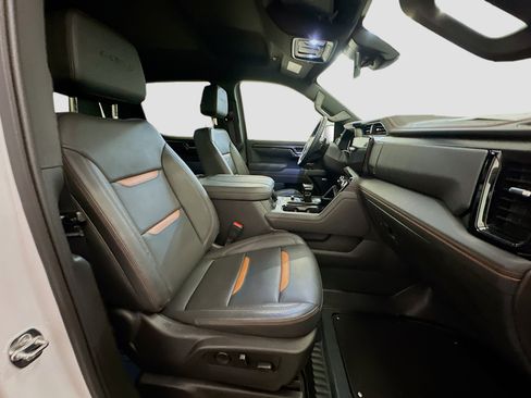 Used 2025 GMC Sierra 1500 AT4 image 32