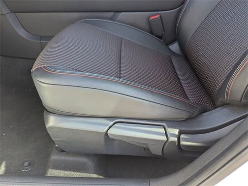 Certified 2025 Nissan Kicks SR image 27