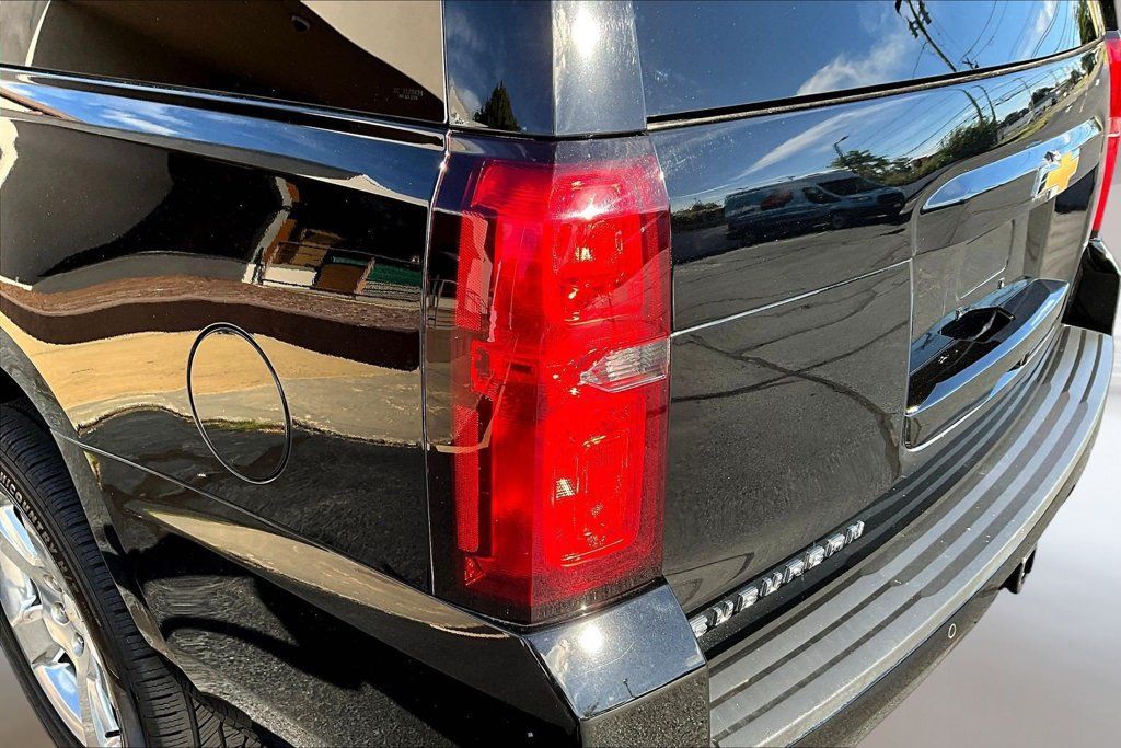 Used 2017 Chevrolet Suburban LT AWD/4WD image 20