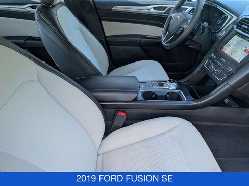 Used 2019 Ford Fusion SE w/ Equipment Group 151A FWD image 30