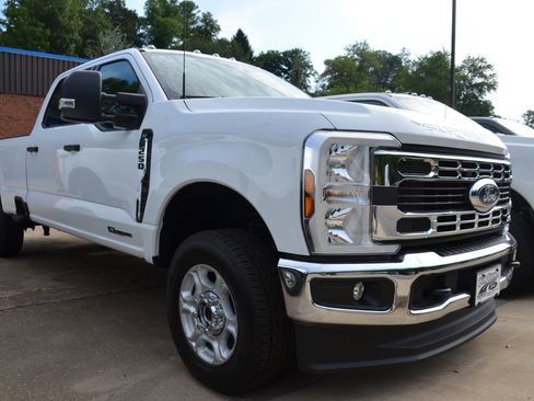 New 2026 Ford F250 XLT w/ Snow Plow Prep Package AWD/4WD image 1