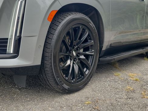 Used 2023 Cadillac Escalade Sport w/ LPO, ONYX Package AWD/4WD image 12