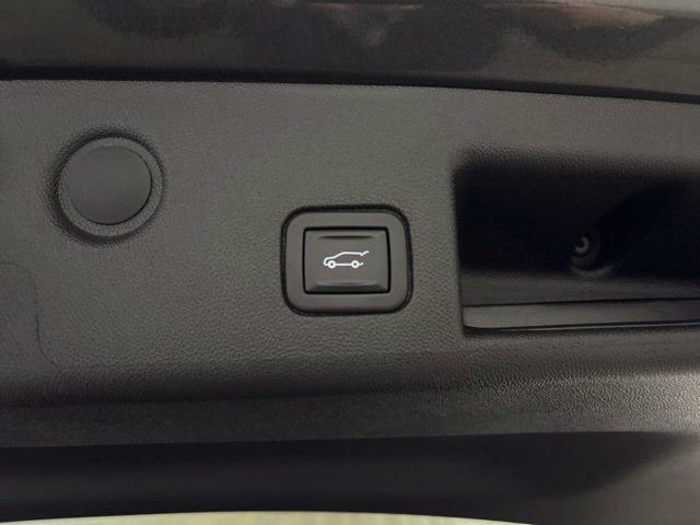 Used 2021 Chevrolet Equinox LT FWD image 10