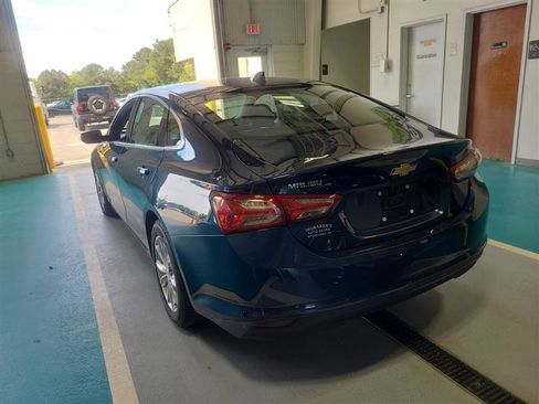 Used 2021 Chevrolet Malibu LT FWD image 8