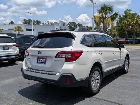 Used 2019 Subaru Outback 2.5i Premium AWD/4WD image 5
